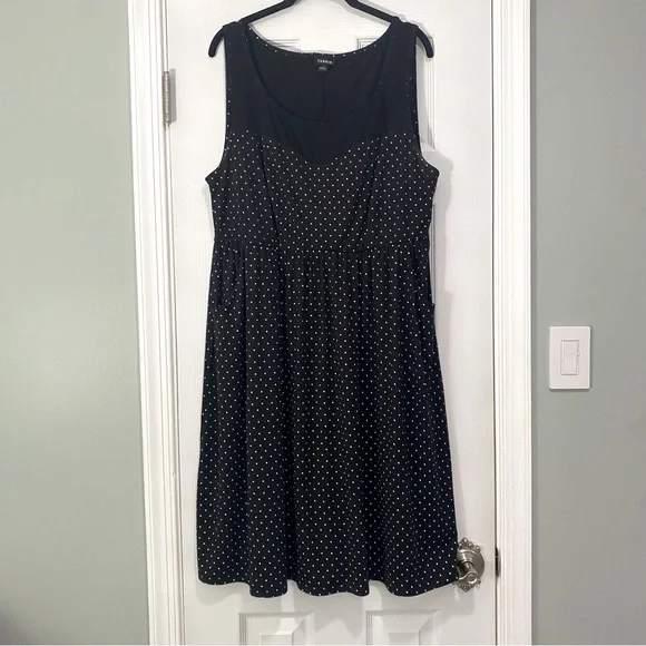 Torrid sweetheart black dress w/ pink dots - Picture 1 of 5